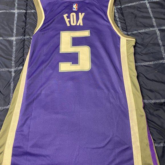 Nike Dri-Fit De'aaron Fox Sacremento Kings Basketball Jersey - Picture 2 of 2